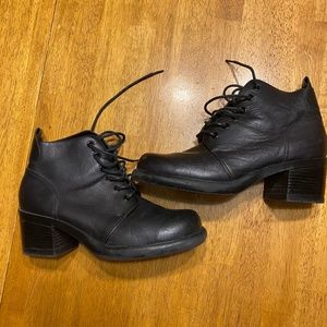 Mootsies Tootsies  8.5 black lace up boots